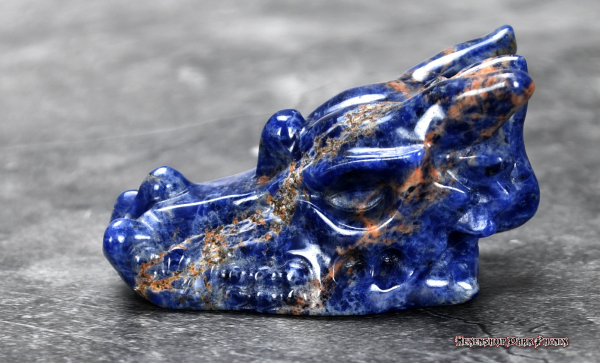 Hexenshop Dark Phönix Sodalith Drachen Kristallschädel Leif Totenkopf Halbedelstein